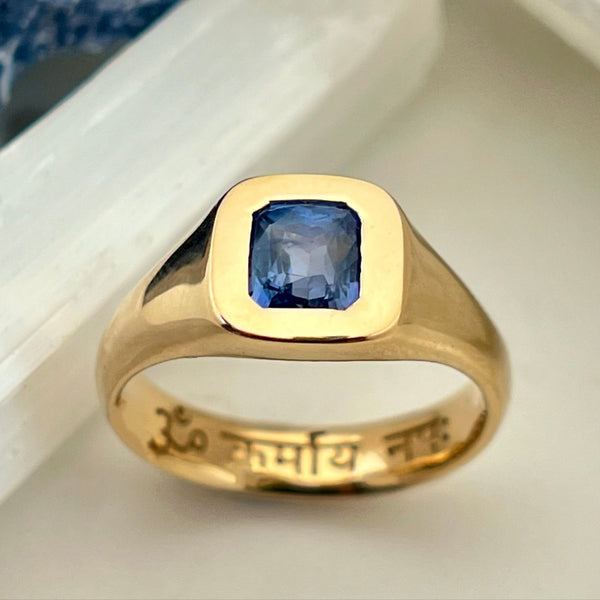 Oocha Mani - Blue Sapphire Ring for Saturn, 18K Gold, Jyotish jewelry. Vedic astrology jewelry